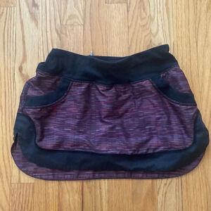 Lululemon Run: For All Skirt sz 4 
Wee Are From Space Black March Multi / Black